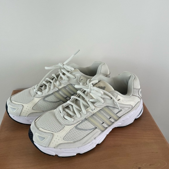 Adidas Response CL Tennis Shoes - Picture 8 of 13